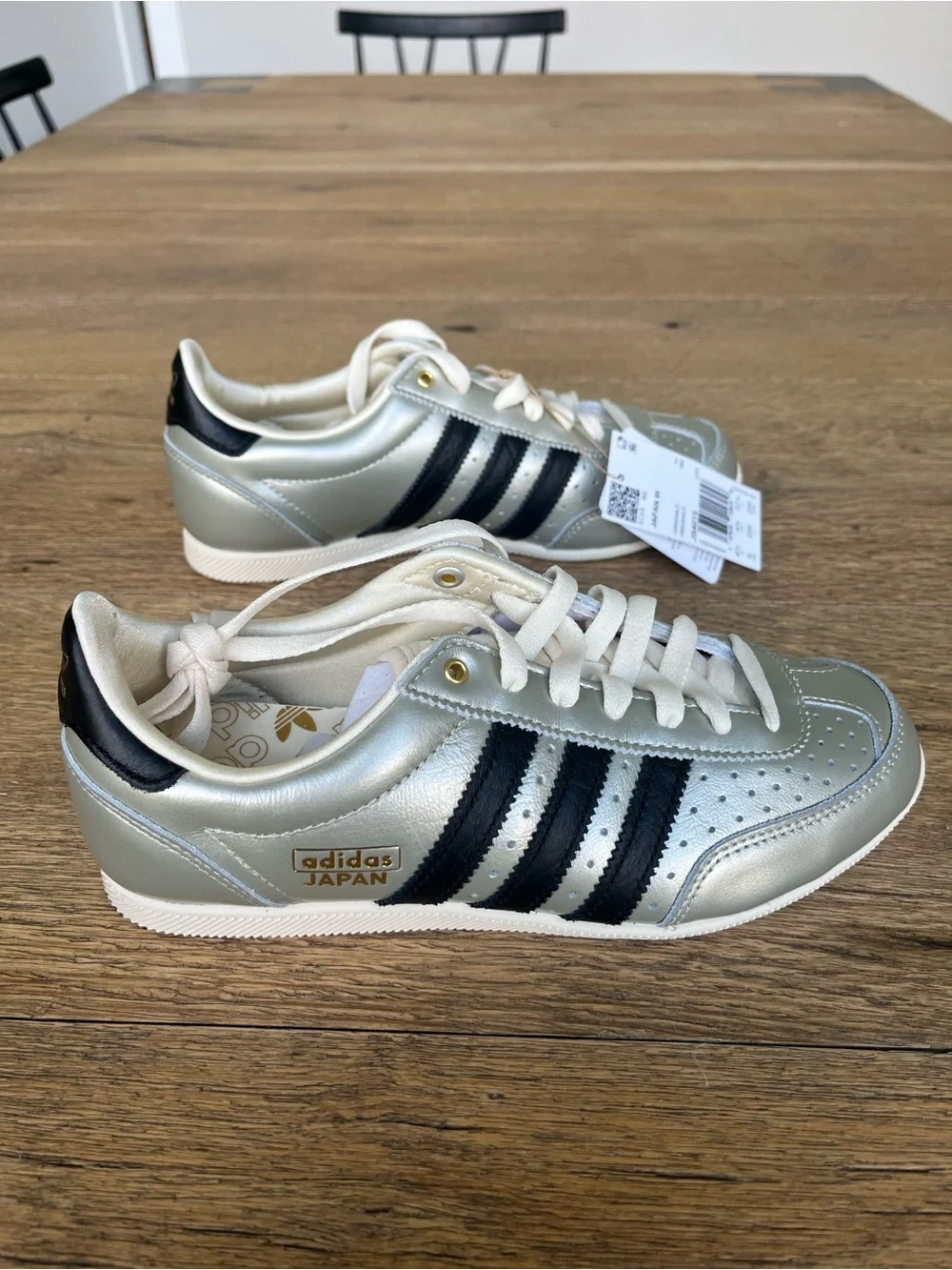 Size 6 Women’s adidas Originals Japan JS4015  Alumina / Black / White